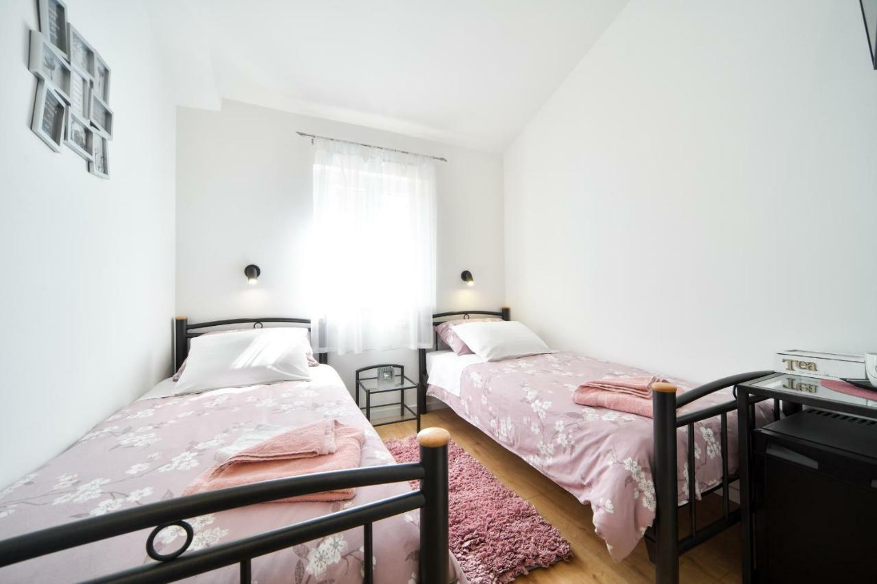 Rooms Nekic 1 Zara Esterno foto