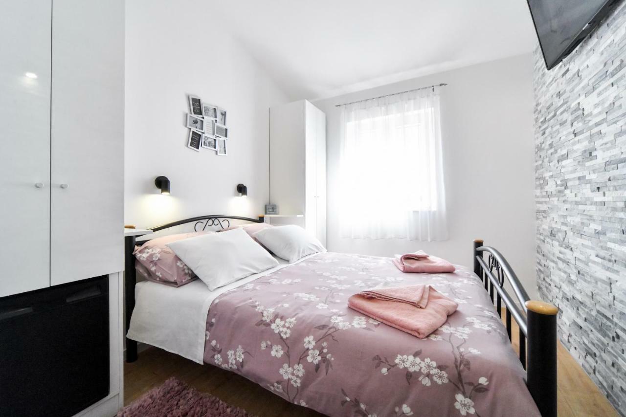 Rooms Nekic 1 Zara Esterno foto