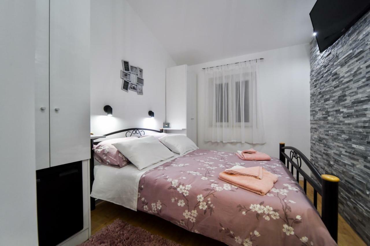 Rooms Nekic 1 Zara Esterno foto